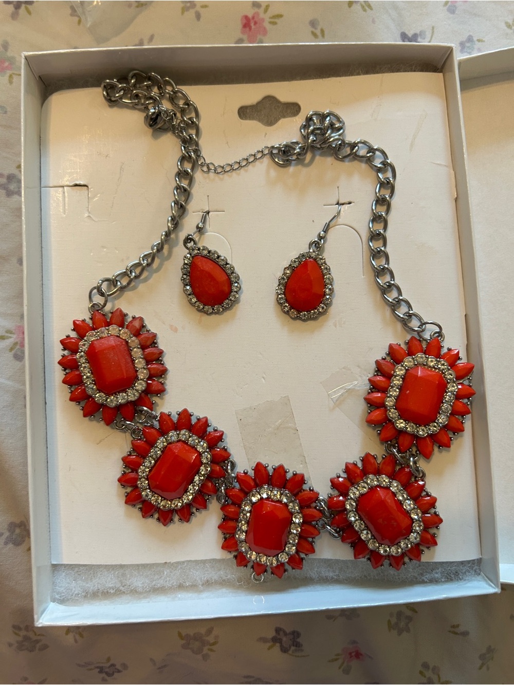 Necklace & Earrings set Orange Floral Blooms Cluster New